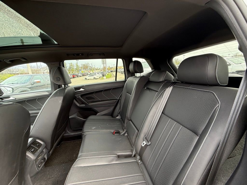 Used 2023 Volkswagen Tiguan SE R-Line image 24