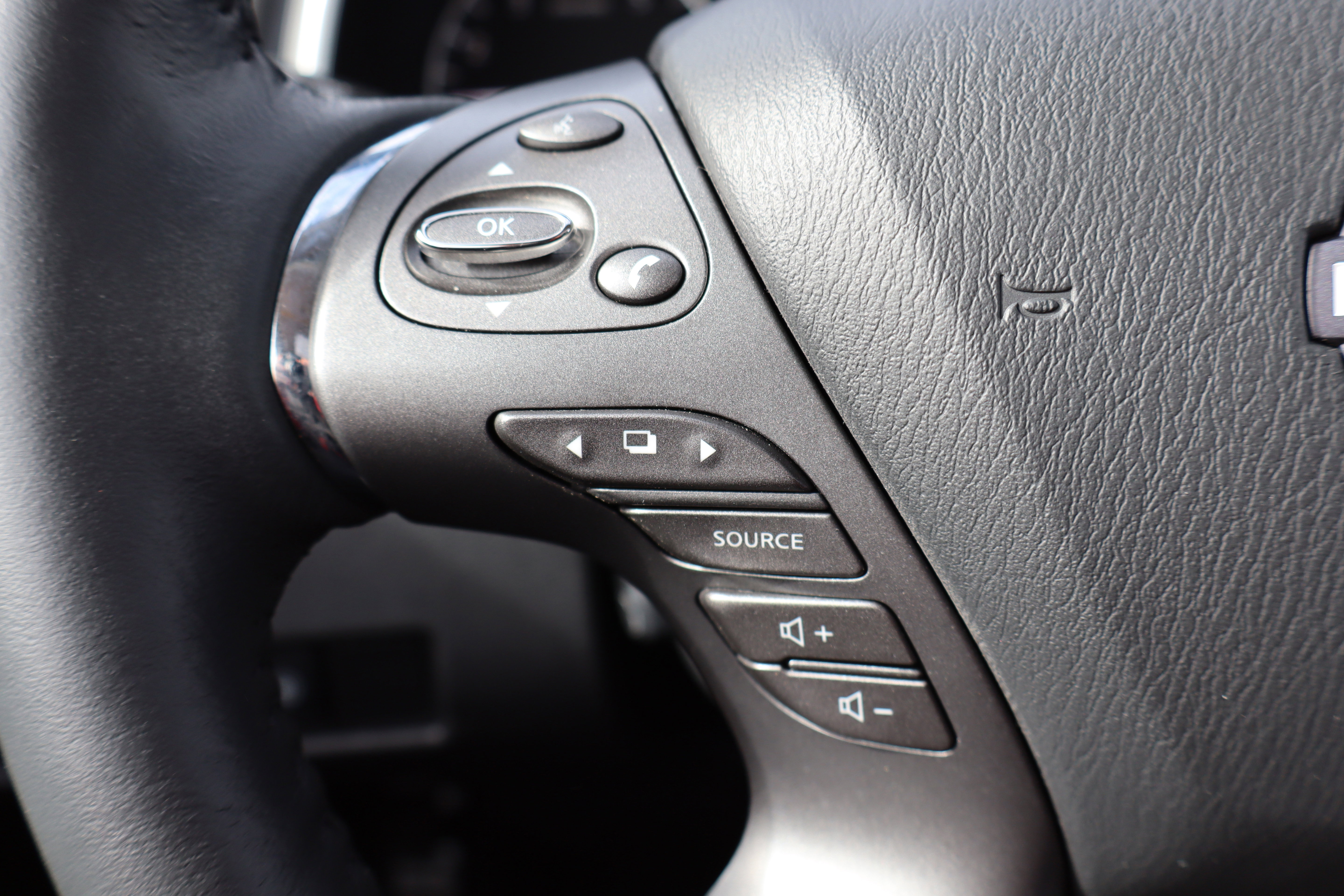 Used 2024 Nissan Murano Platinum w/ Cargo Package image 16