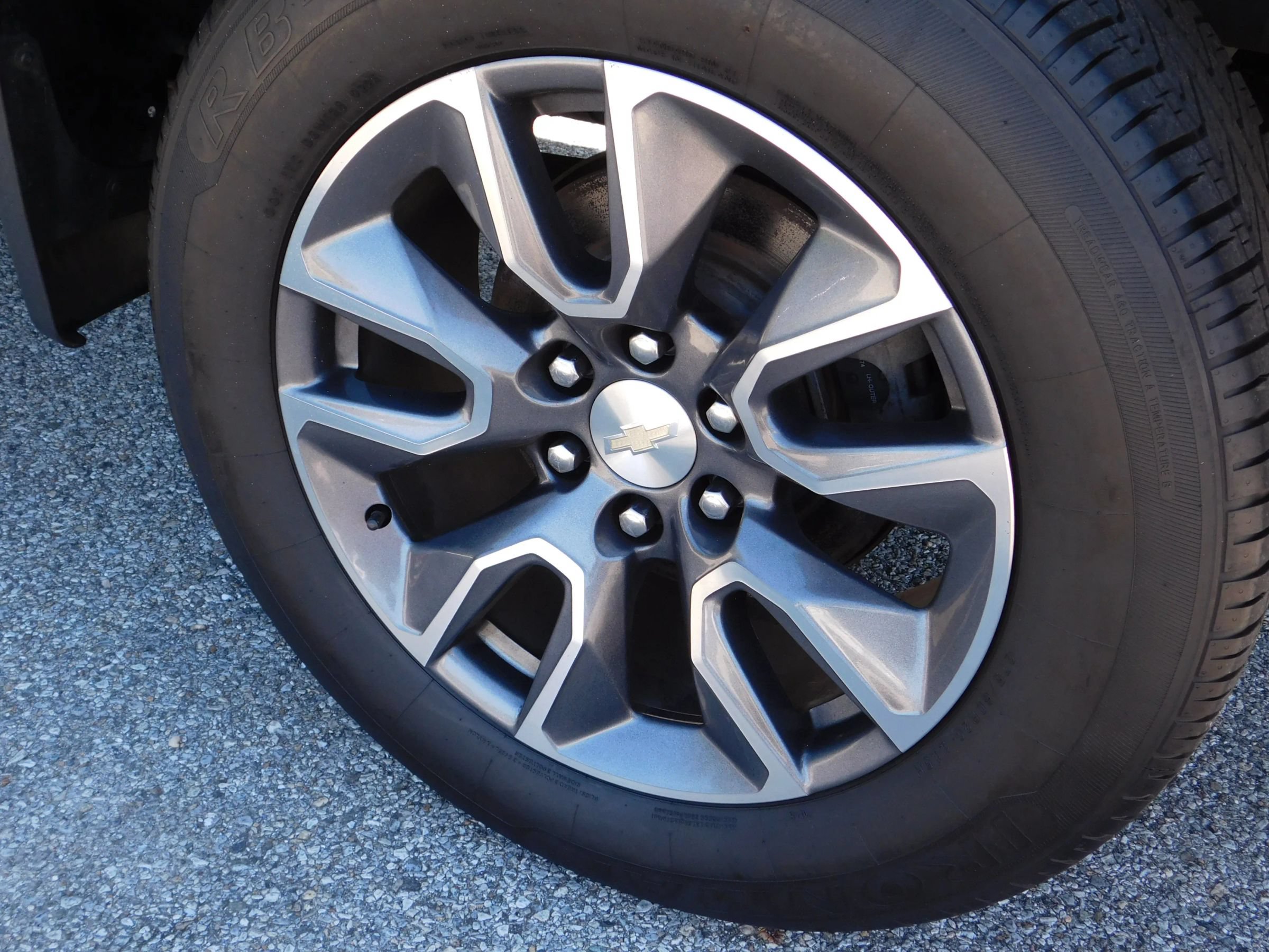 Used 2022 Chevrolet Silverado 1500 LT AWD/4WD image 12