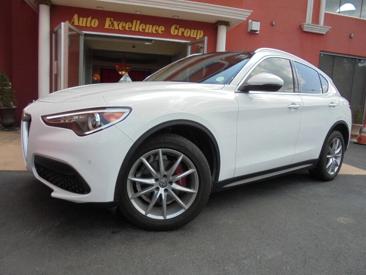 Used 2019 Alfa Romeo Stelvio Ti Lusso w/ Quick Order Package 22X Lusso image 3