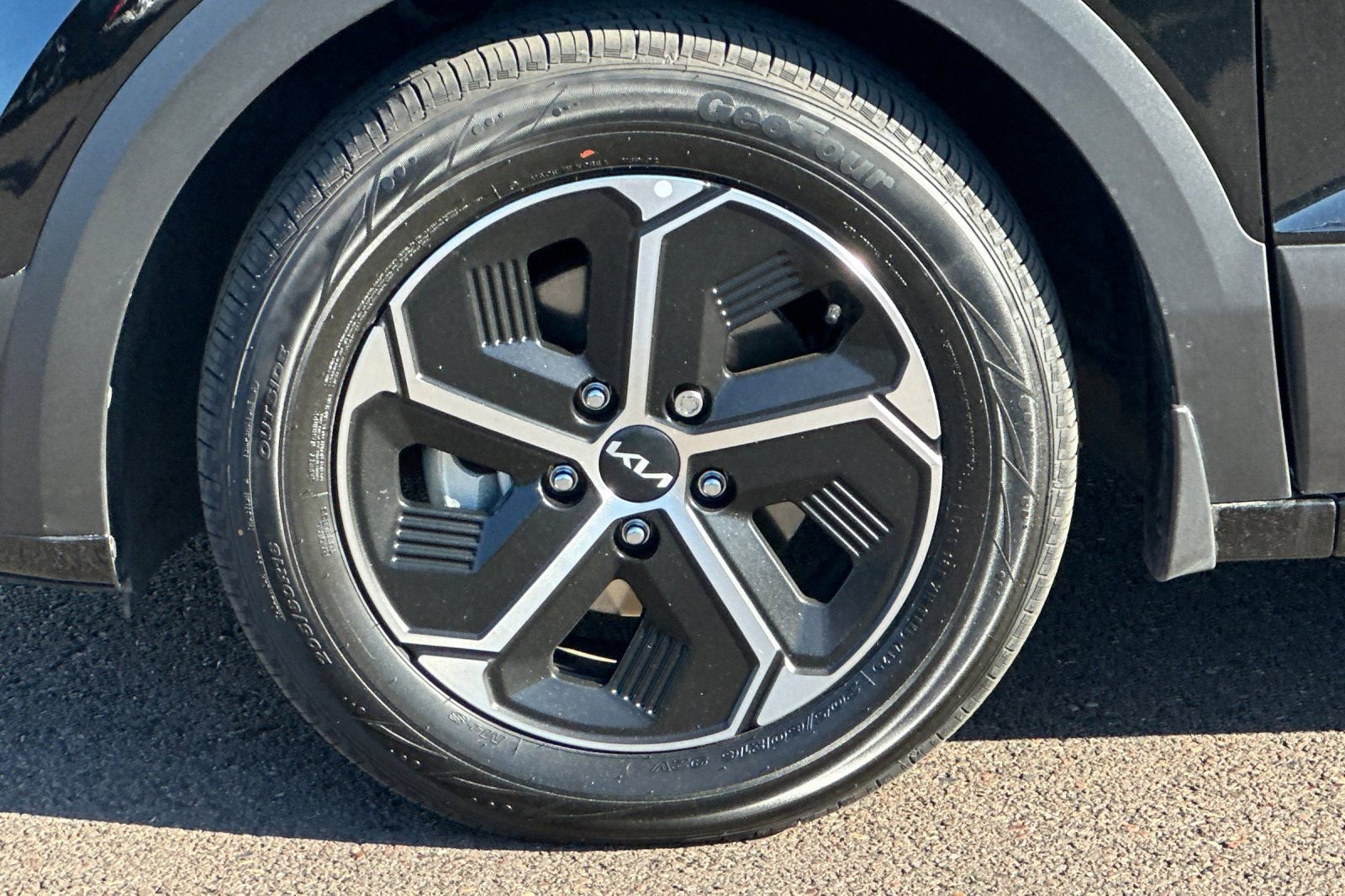 Used 2023 Kia Niro EX image 25