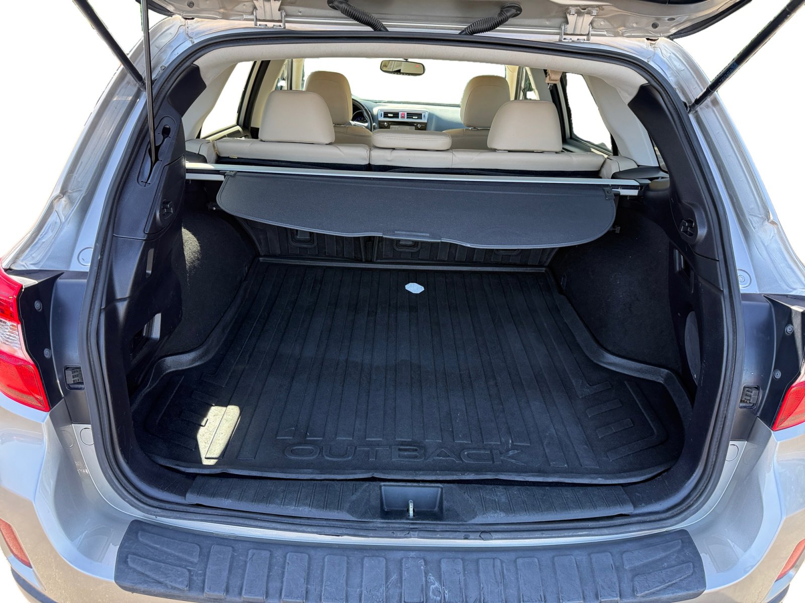 Used 2016 Subaru Outback 2.5i Limited AWD/4WD image 17