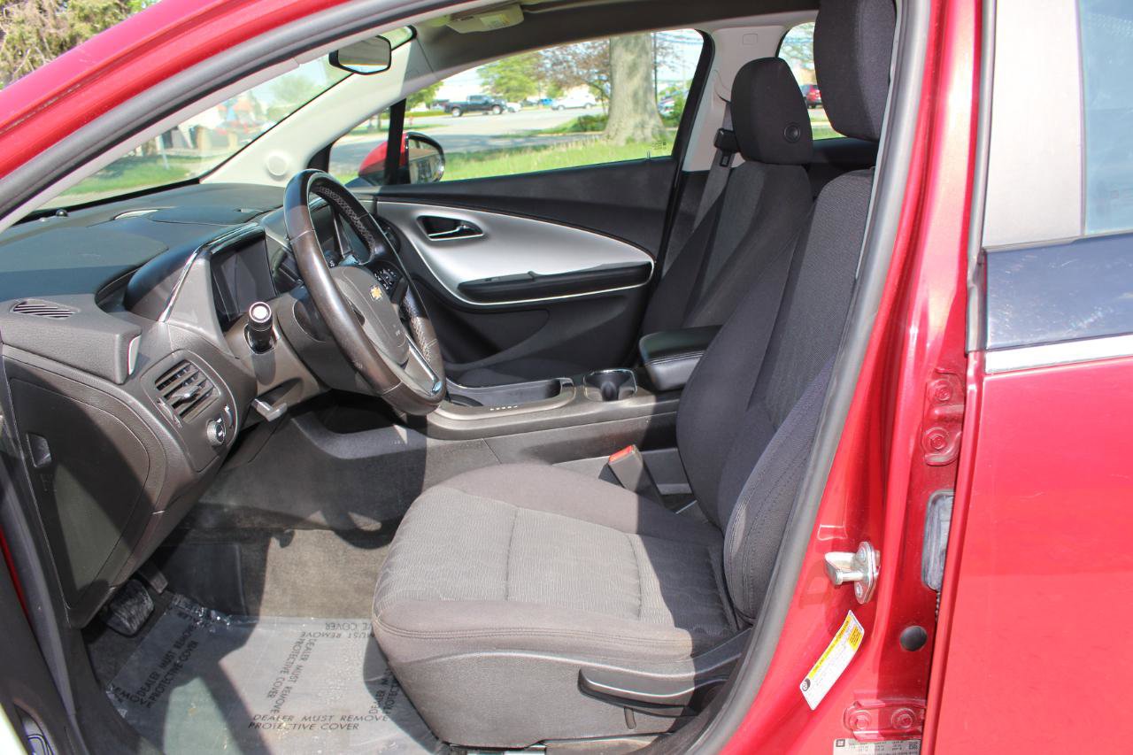 Used 2015 Chevrolet Volt FWD image 14