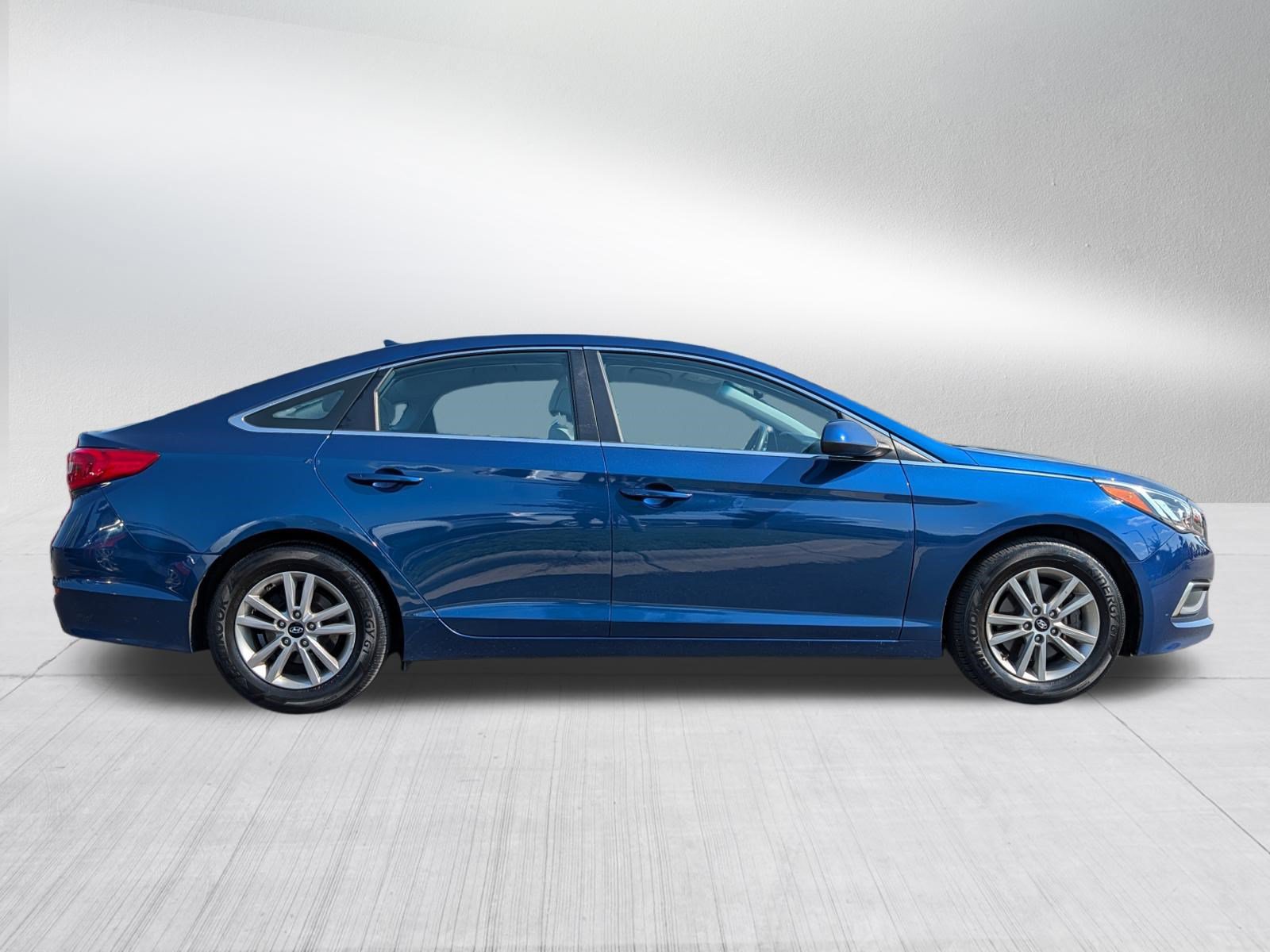 Used 2016 Hyundai Sonata SE w/ Cargo Package FWD image 8