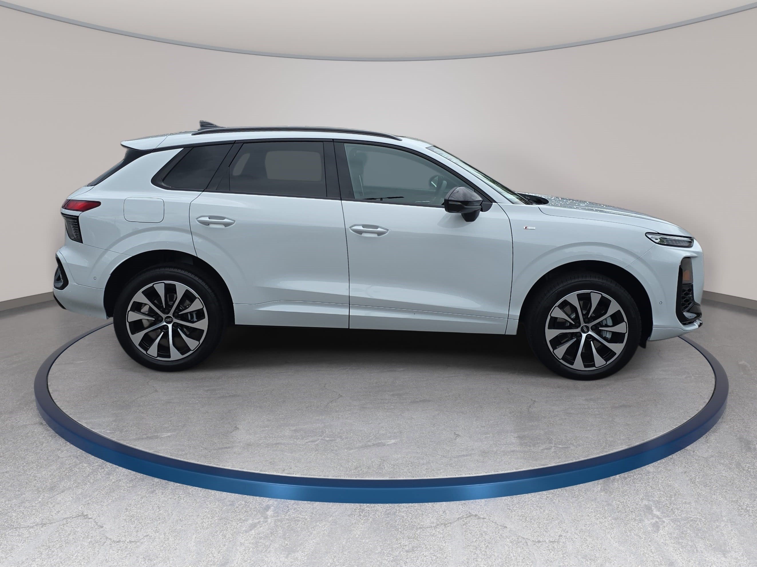 New 2026 Audi Q3 quattro 2.0T AWD/4WD image 4
