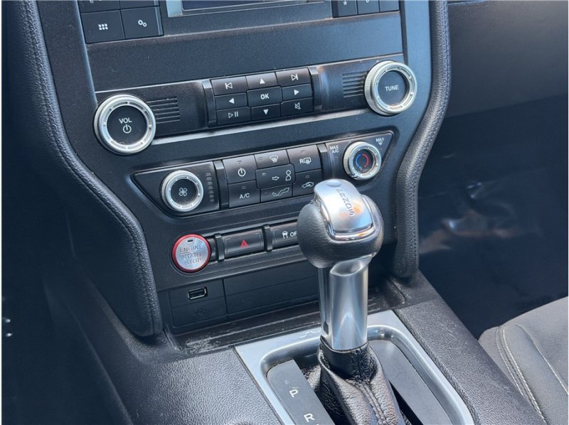 Used 2020 Ford Mustang Coupe RWD image 34