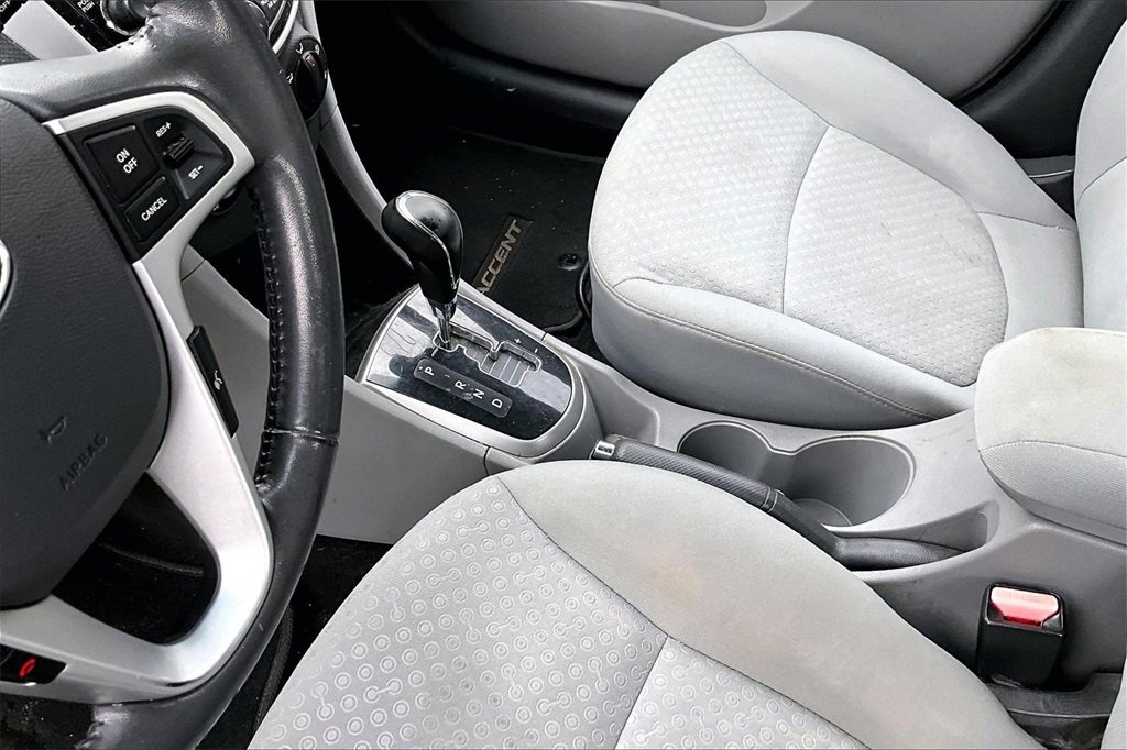 Used 2012 Hyundai Accent SE image 12