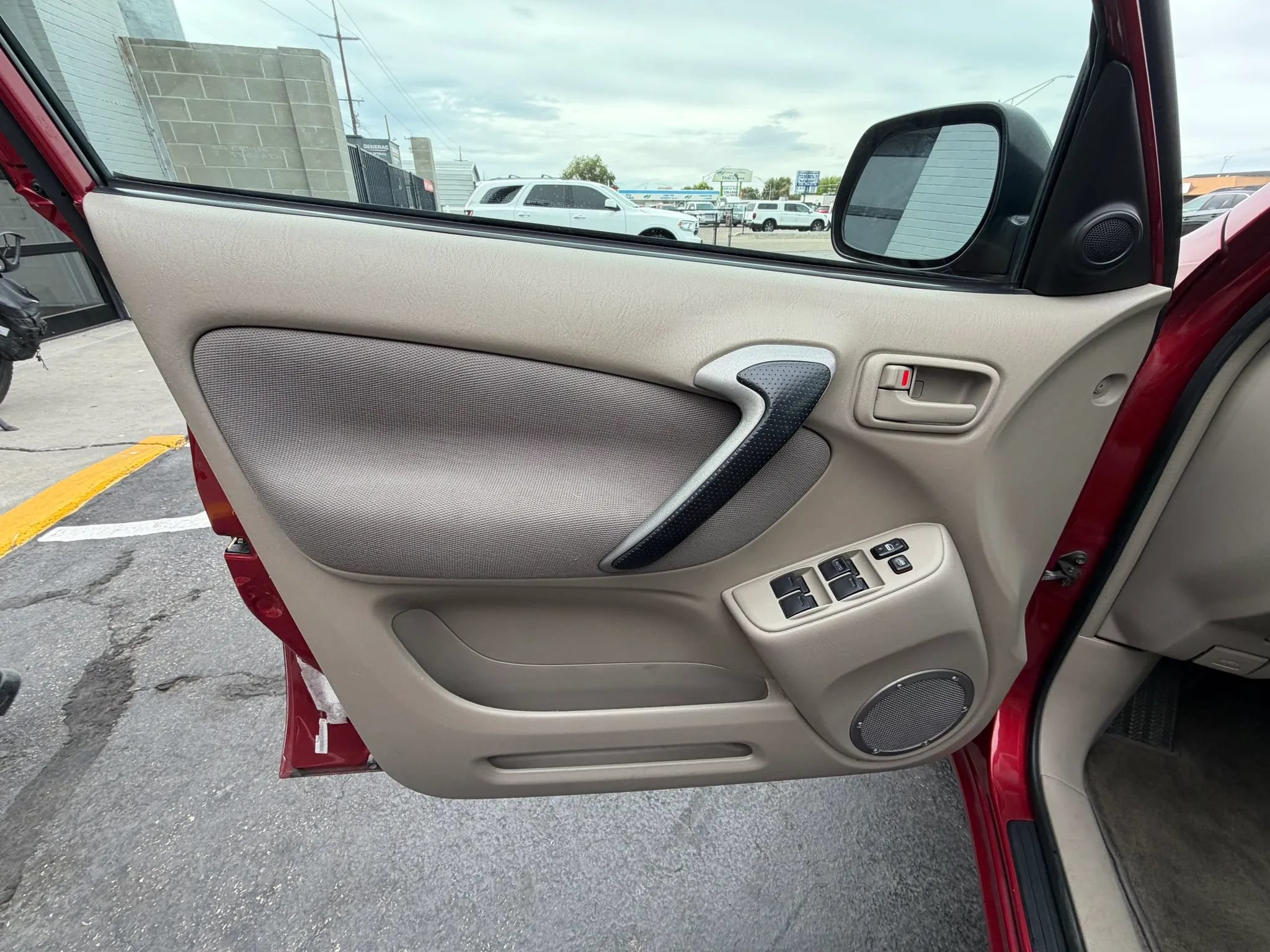 Used 2001 Toyota RAV4 2WD w/ Quick-Order Pkg image 12