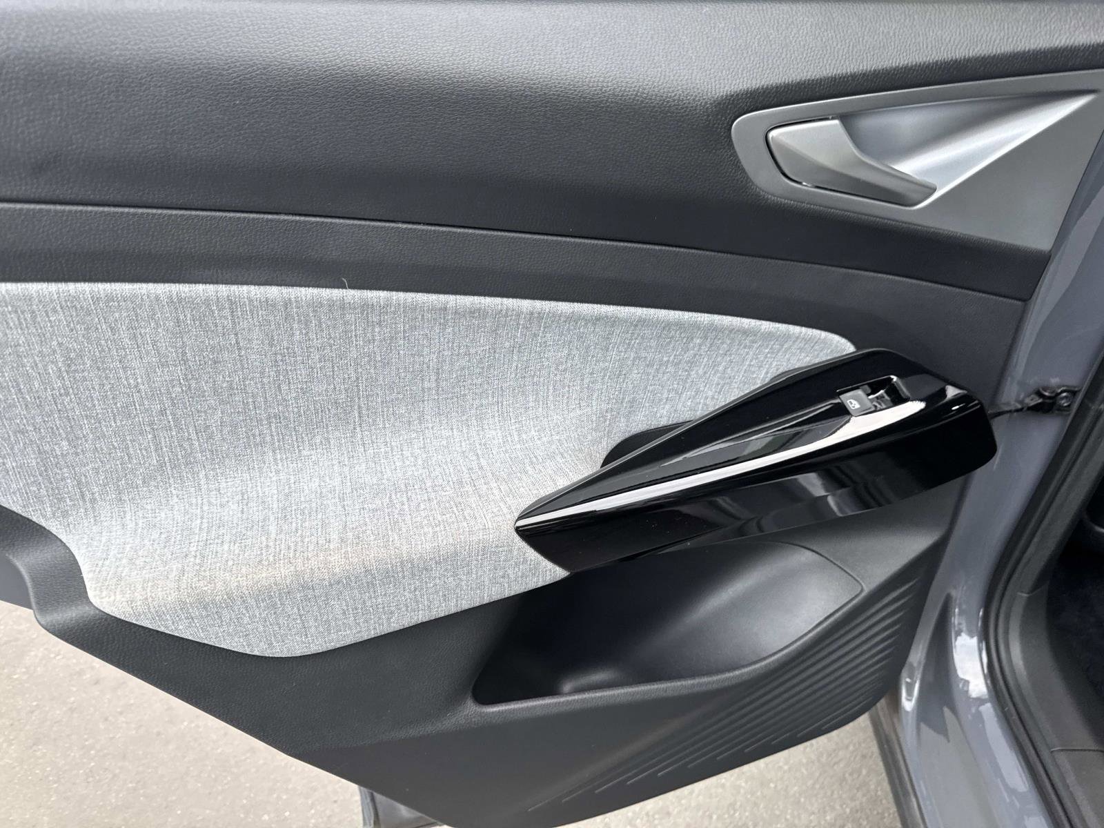 Certified 2023 Volkswagen ID.4 Pro image 9