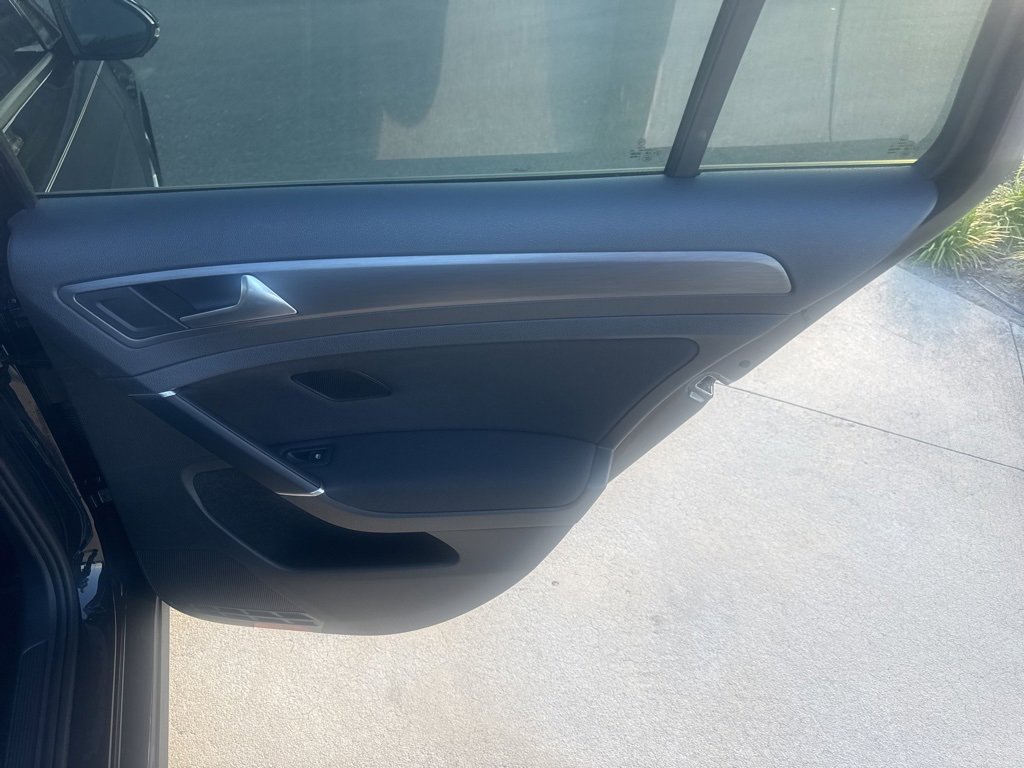 Used 2018 Volkswagen Golf S image 35