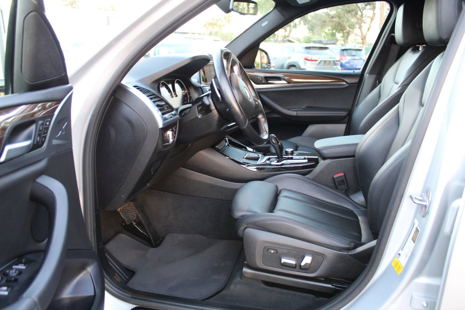 Used 2019 BMW X3 sDrive30i w/ Driving Assistance Package RWD image 9