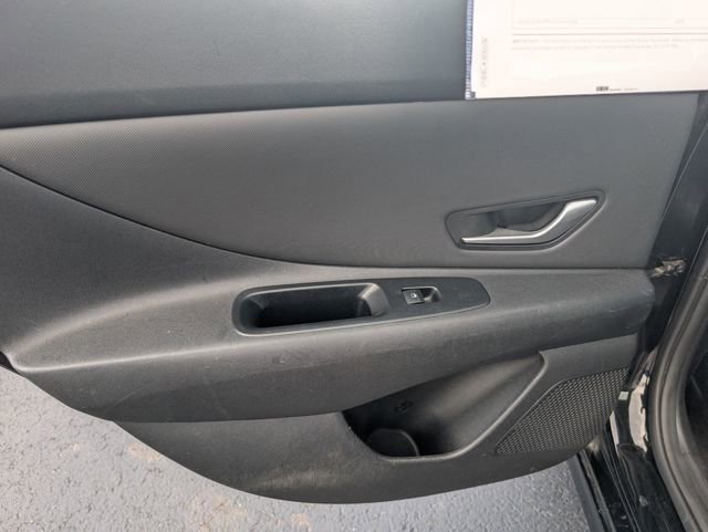 Used 2021 Hyundai Elantra Limited FWD image 10