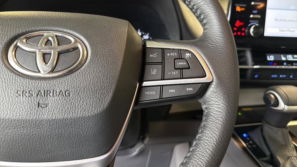 Used 2023 Toyota Sienna XLE w/ XLE Plus Package image 29