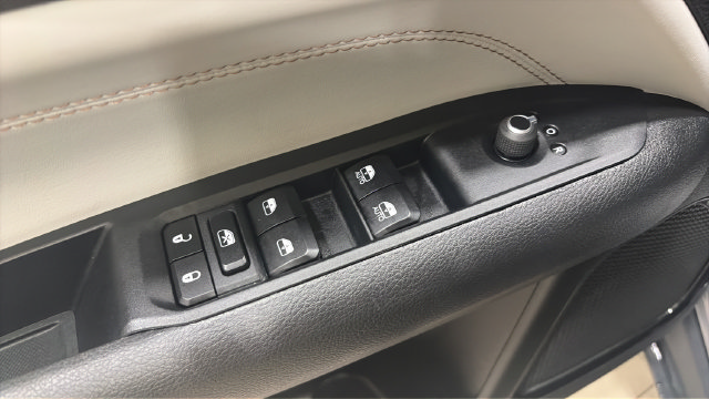 Used 2023 Jeep Compass Limited AWD/4WD image 34
