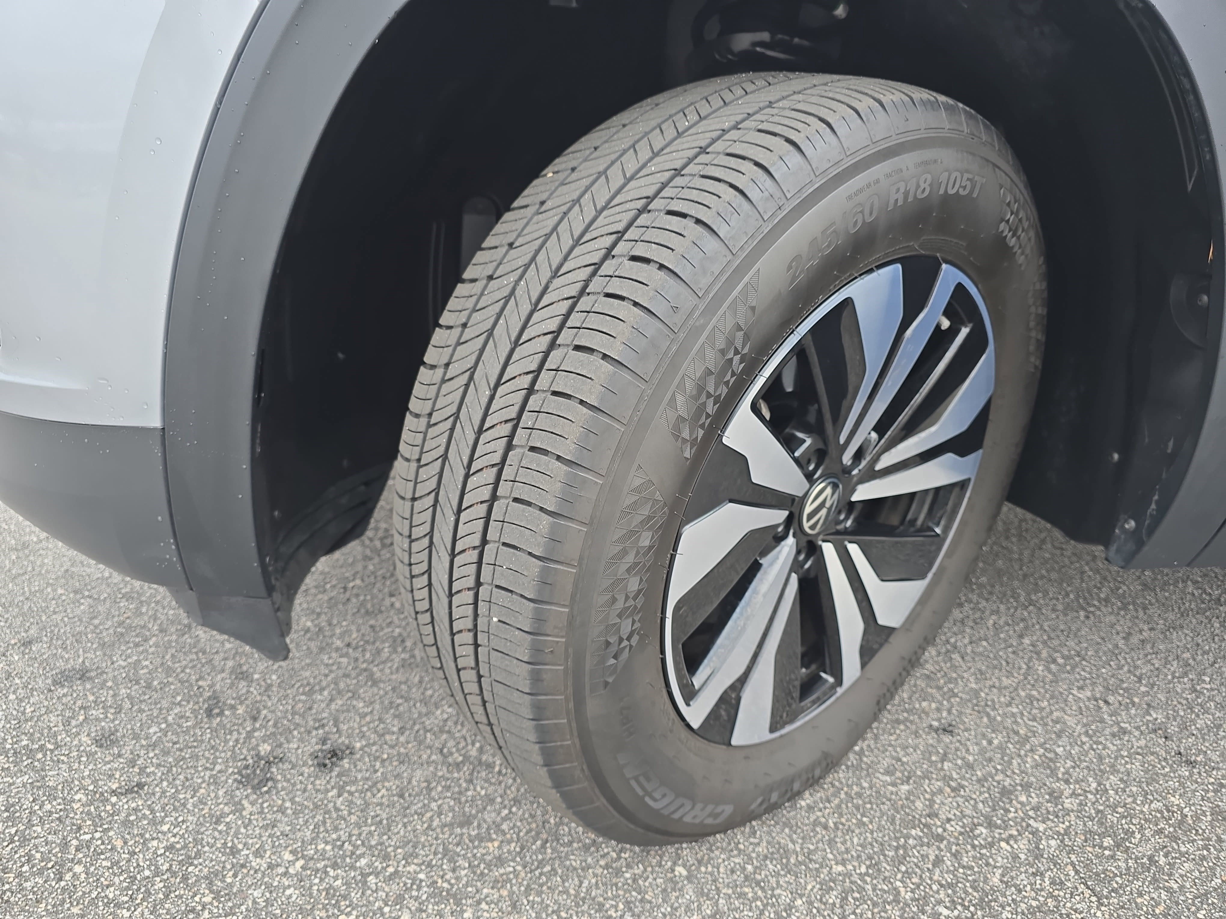 Used 2024 Volkswagen Atlas SE image 28