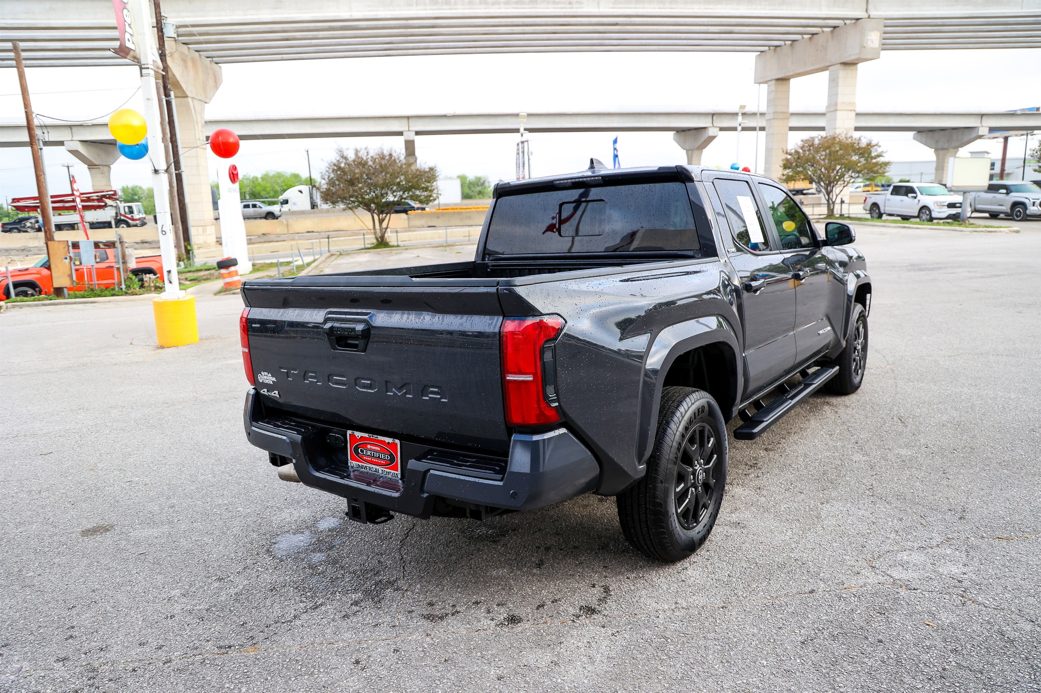 Certified 2025 Toyota Tacoma SR5 w/ SR5 Upgrade Package AWD/4WD image 7