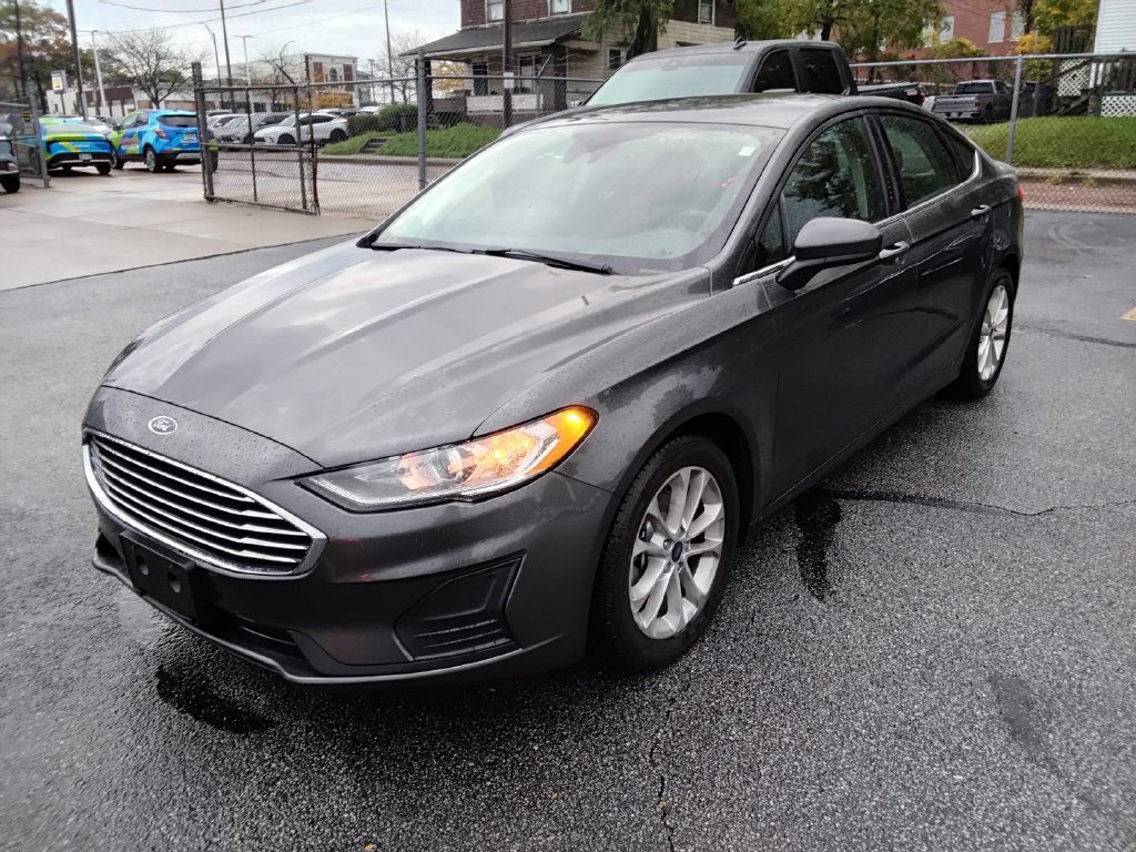 Used 2019 Ford Fusion SE FWD image 11