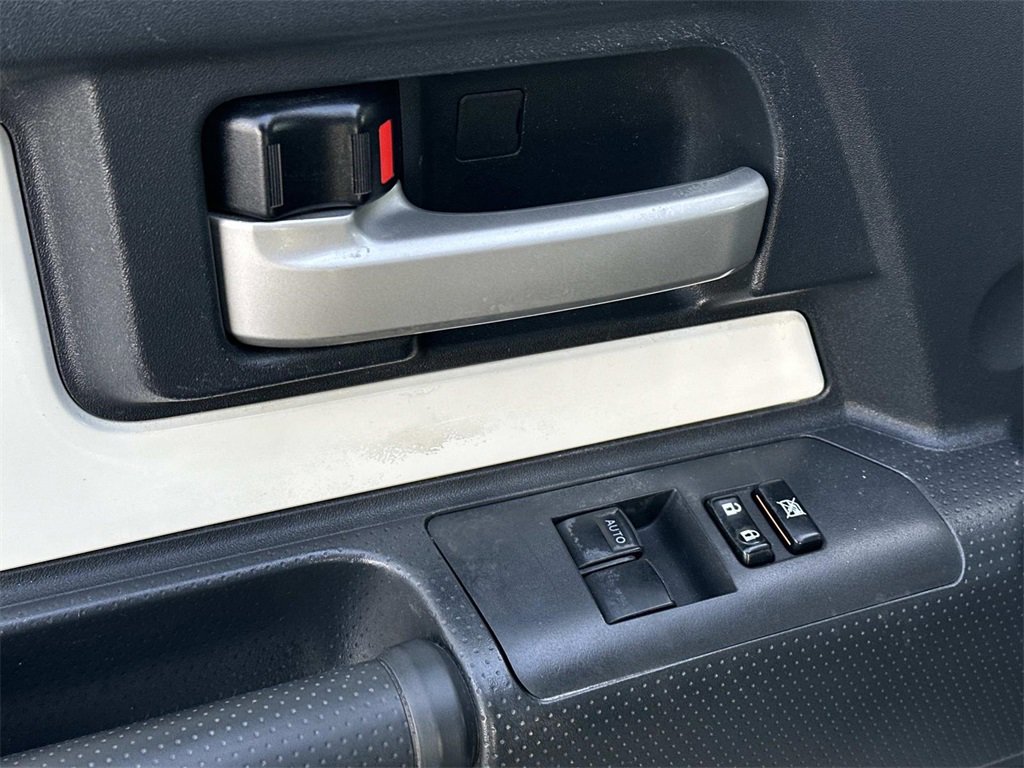 Used 2014 Toyota FJ Cruiser 4WD w/ Upgrade Package image 15