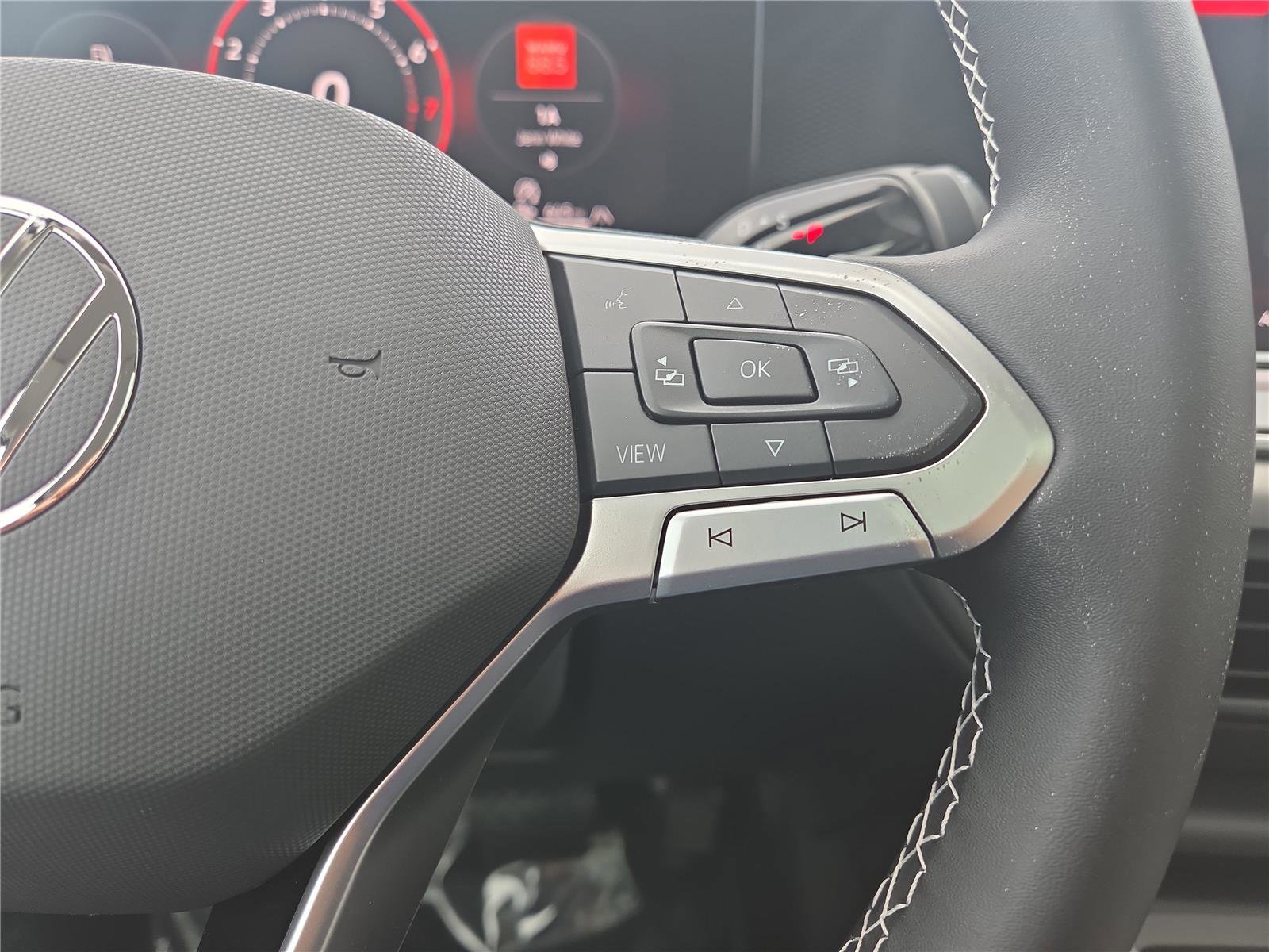 New 2026 Volkswagen Tiguan SE image 17