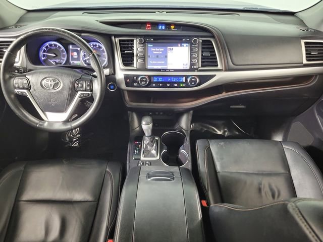Used 2019 Toyota Highlander XLE FWD image 17