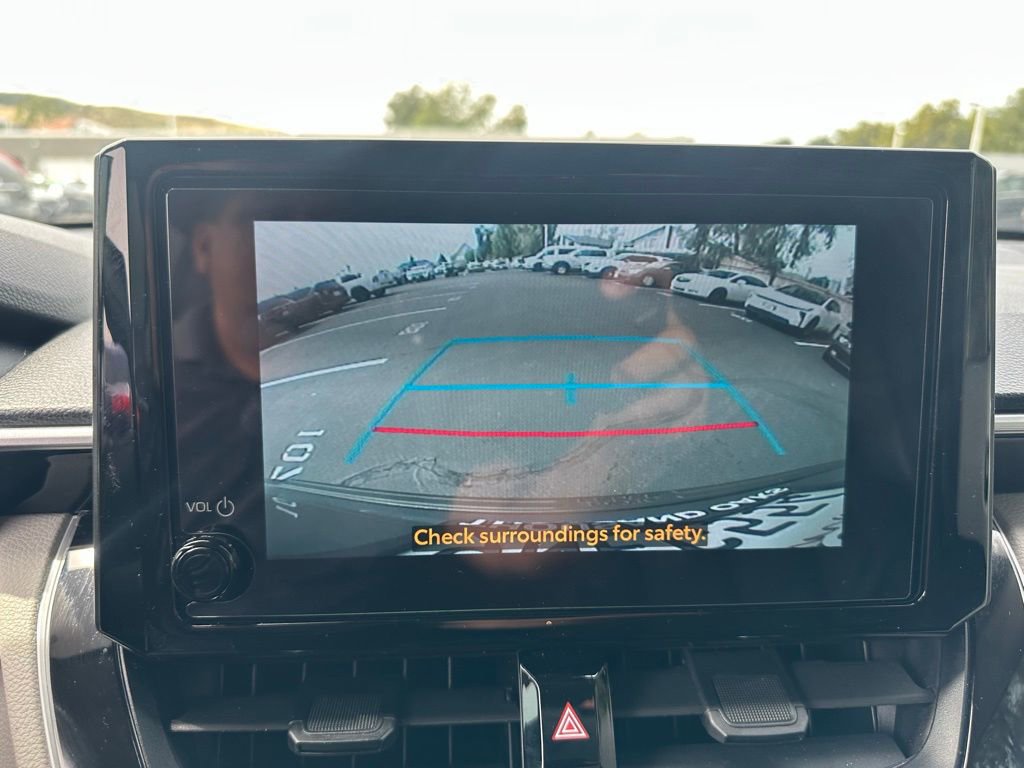 Used 2024 Toyota Corolla Cross L image 11