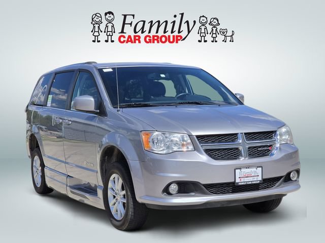 Used 2019 Dodge Grand Caravan SXT FWD image 2
