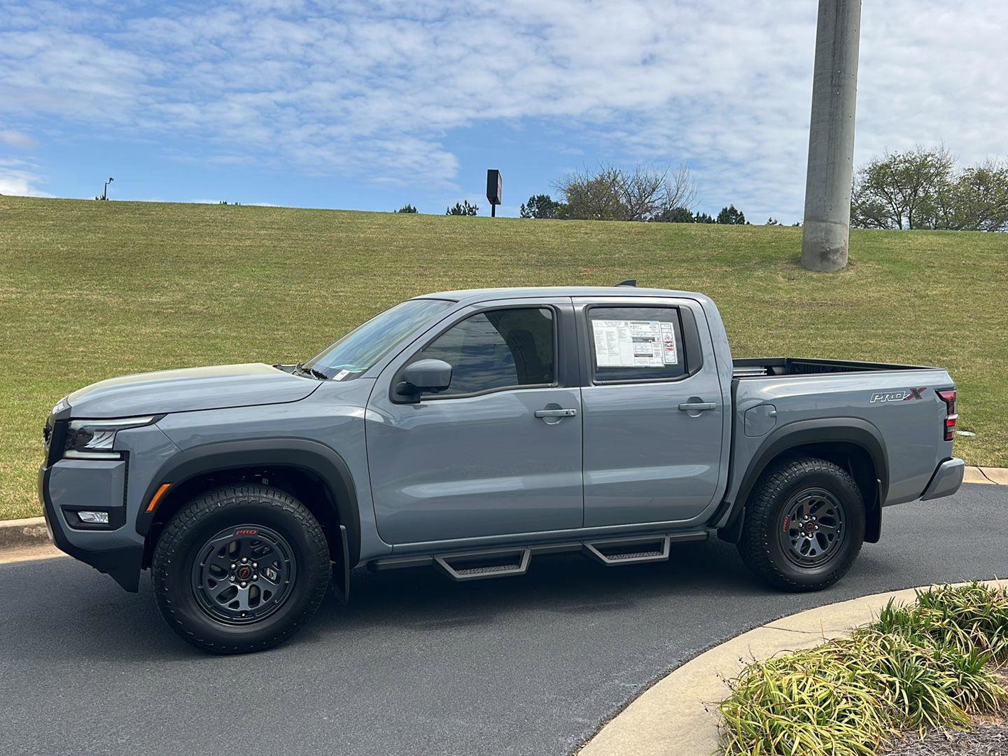 New 2026 Nissan Frontier Pro-X w/ Pro-X Convenience Package RWD image 3