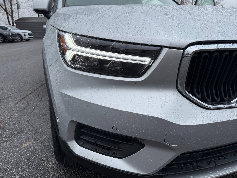 Used 2019 Volvo XC40 T5 Momentum image 26