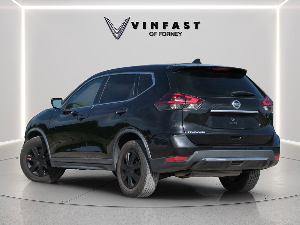 Used 2020 Nissan Rogue S FWD image 2