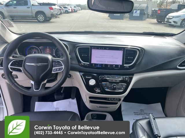 Used 2023 Chrysler Pacifica Touring-L image 20