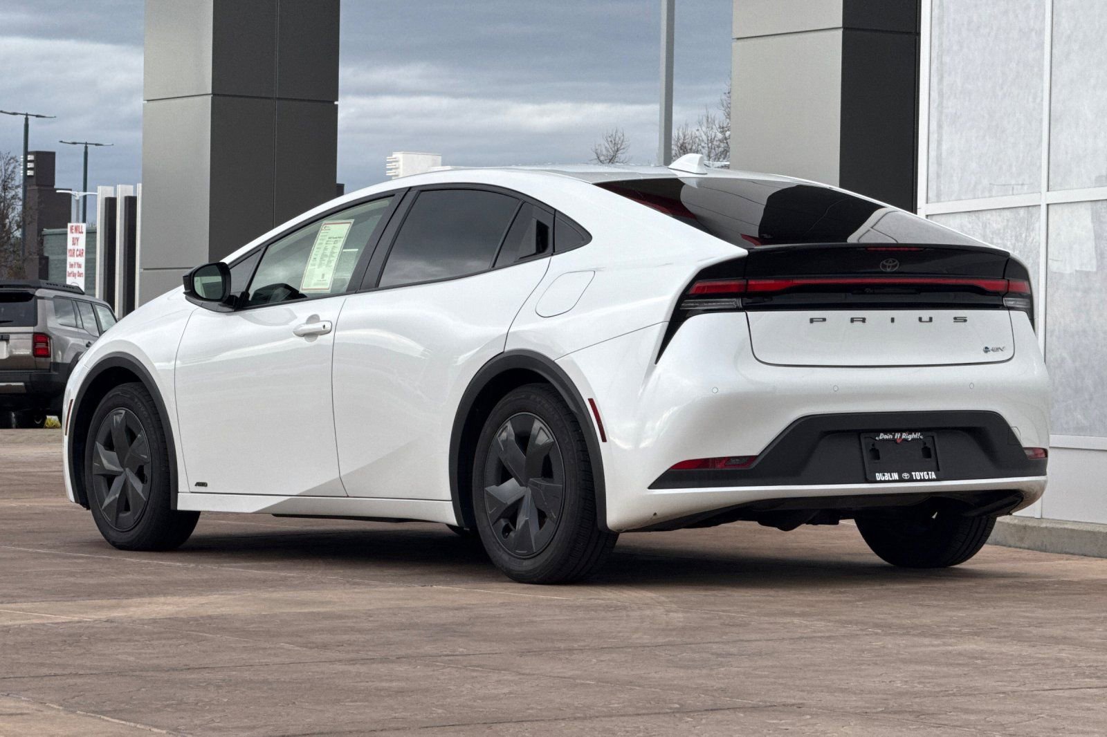 Used 2025 Toyota Prius LE image 6