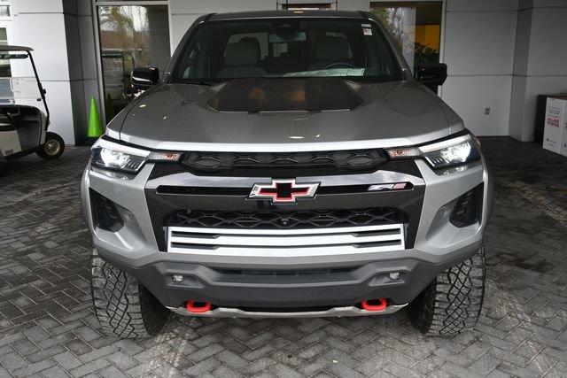 Used 2024 Chevrolet Colorado ZR2 w/ Technology Package image 8