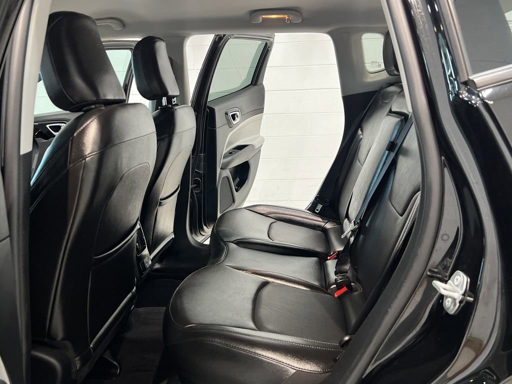 Used 2022 Jeep Compass Limited image 33