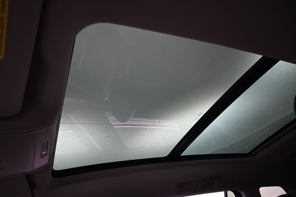 Used 2021 Volkswagen Atlas SE w/ Panoramic Sunroof Package FWD image 26