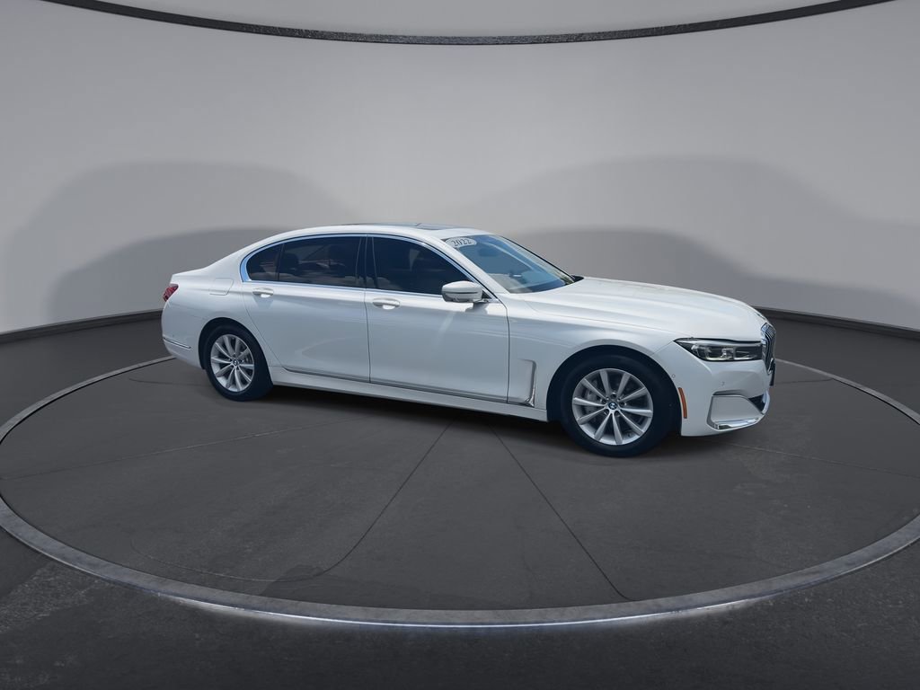 Used 2022 BMW 740i image 2
