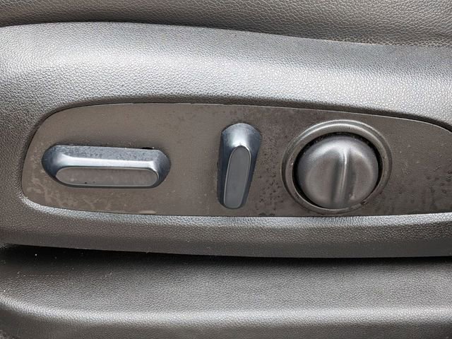 Used 2024 GMC Terrain SLT image 13