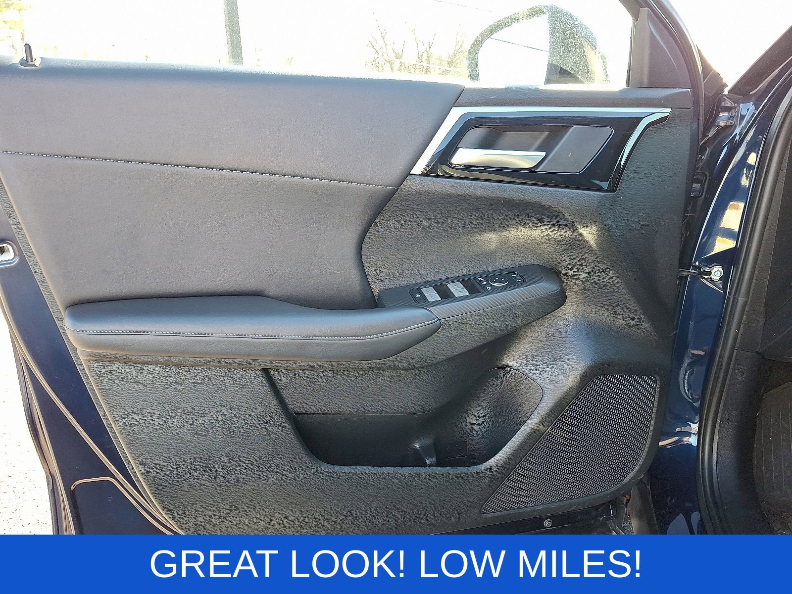 Used 2023 Mitsubishi Outlander SE Black Edition image 14