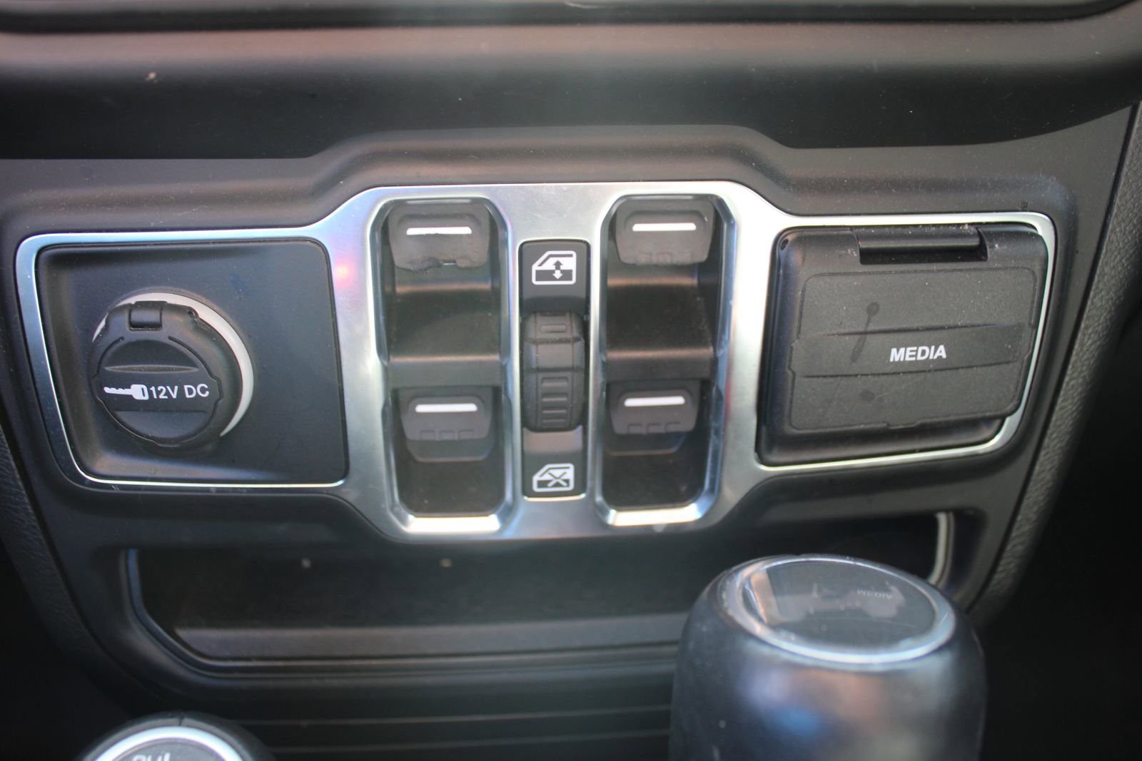 Used 2022 Jeep Wrangler Unlimited Sahara w/ Cold Weather Group image 36