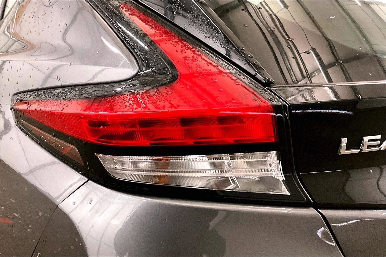 Used 2022 Nissan Leaf S image 28