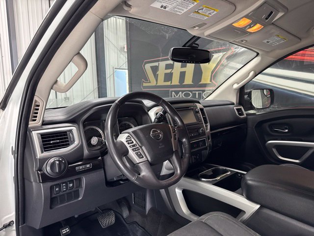Used 2018 Nissan Titan SV w/ SV Convenience Package AWD/4WD image 5