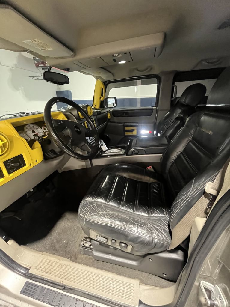 Used 2004 HUMMER H2 w/ Preferred Equipment Group image 5
