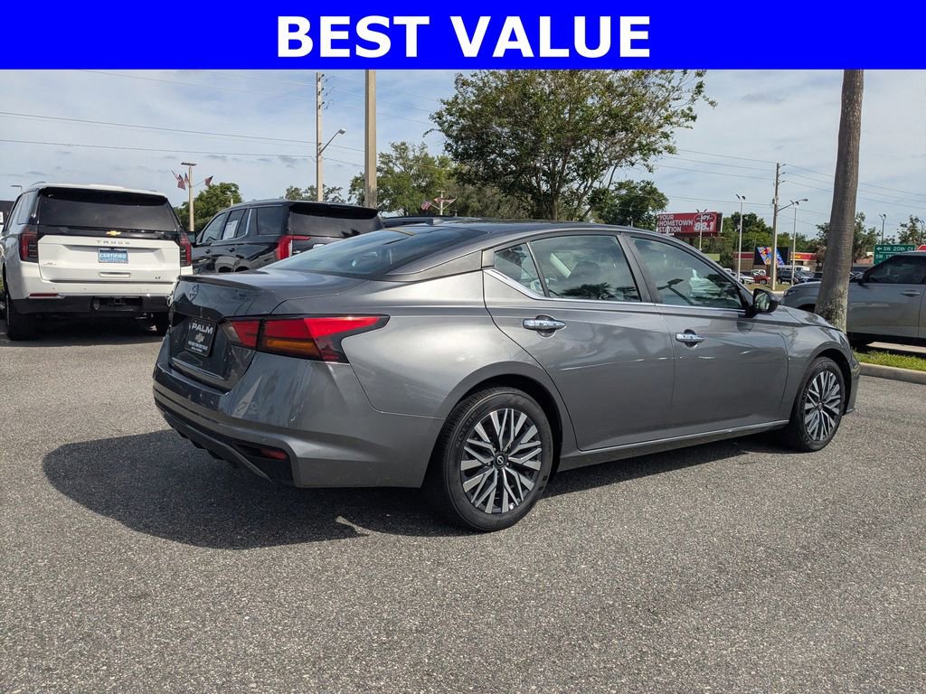 Used 2025 Nissan Altima 2.5 SV image 3