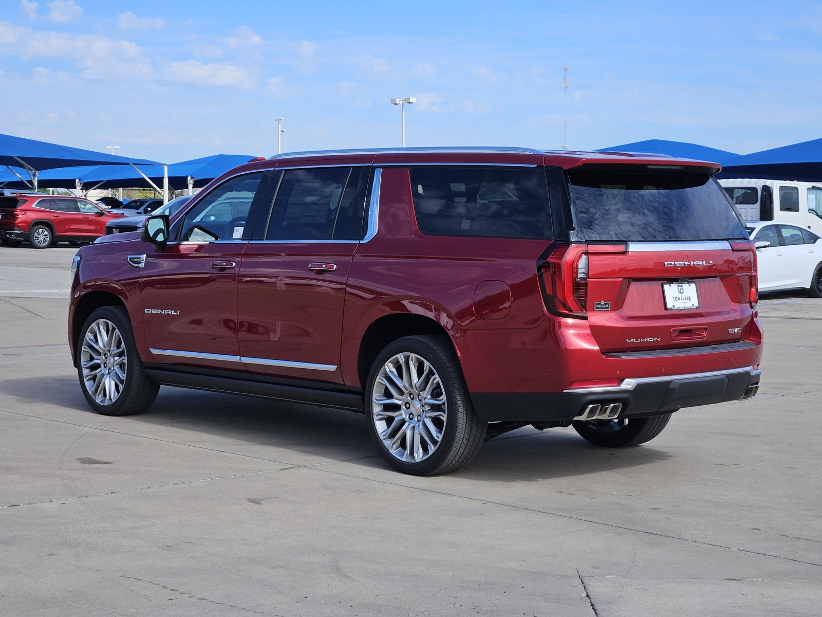 New 2027 GMC Yukon XL Denali w/ Sun & Power Step Package AWD/4WD image 3
