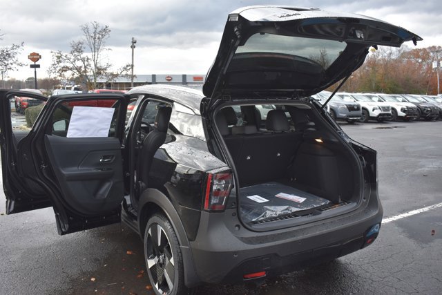 New 2026 Nissan Kicks SR w/ SR Premium Package image 16