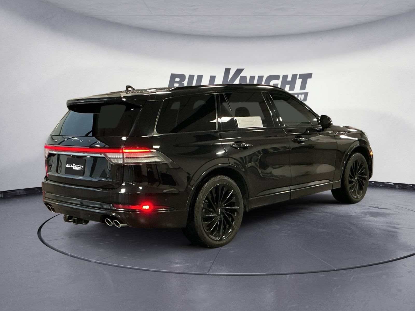 Certified 2023 Lincoln Aviator Reserve w/ Jet Appearance Package AWD/4WD image 5