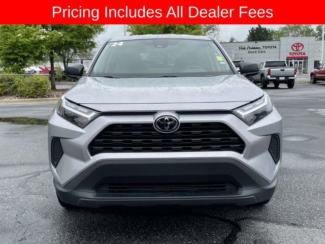 Used 2024 Toyota RAV4 LE FWD image 8