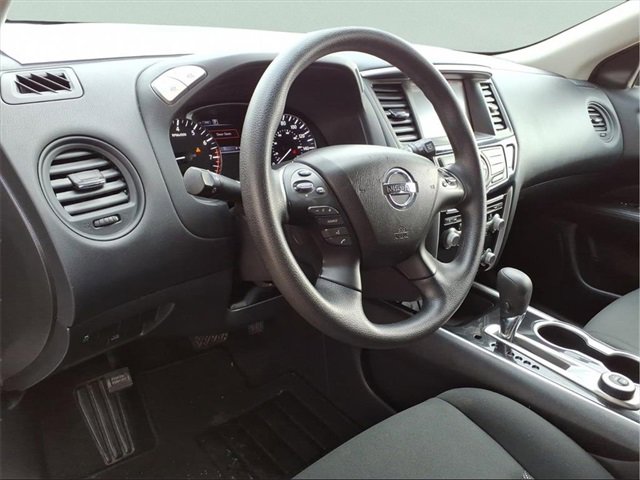 Used 2020 Nissan Pathfinder S image 14