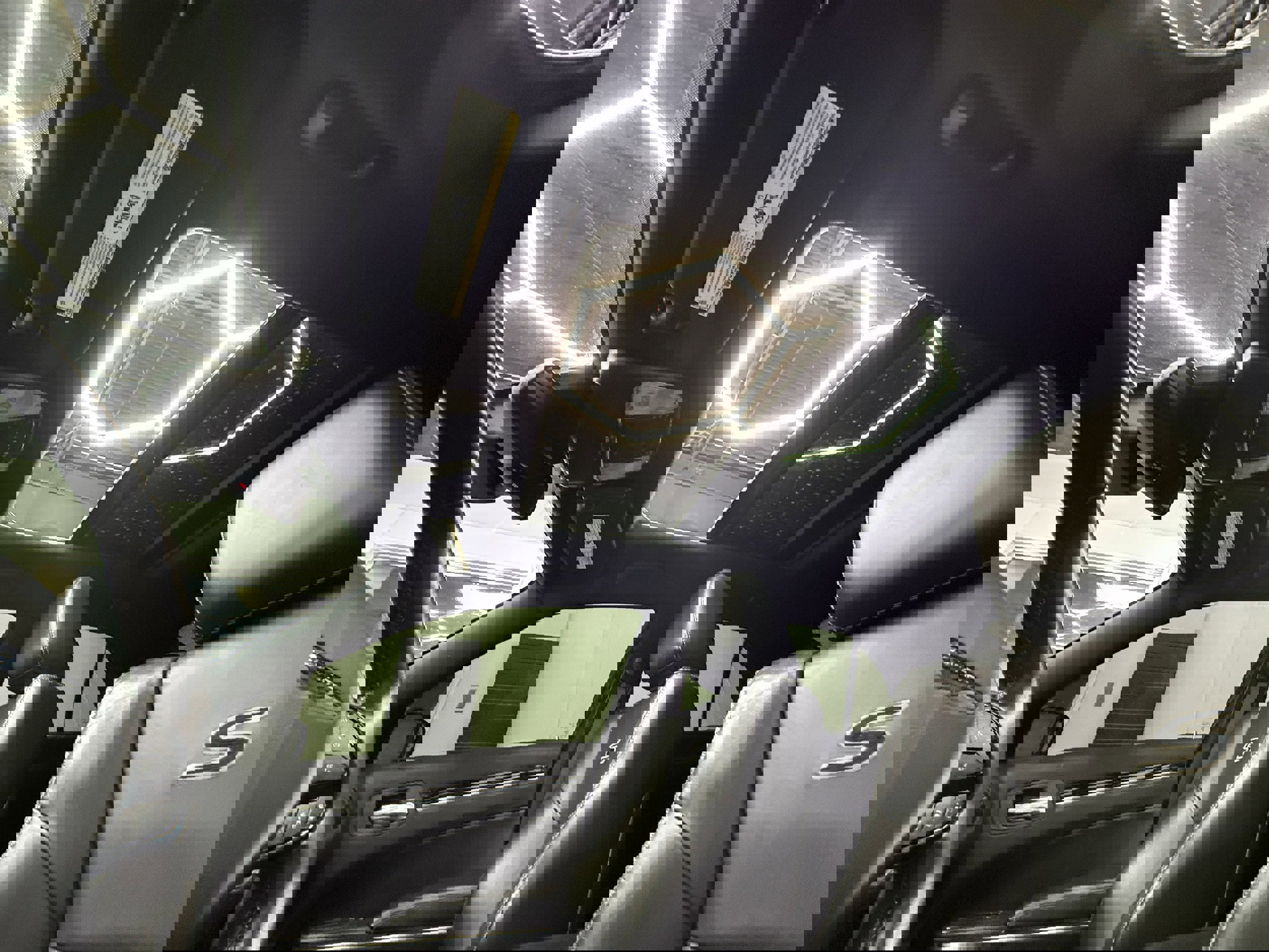 Used 2018 Chrysler 300 S image 13