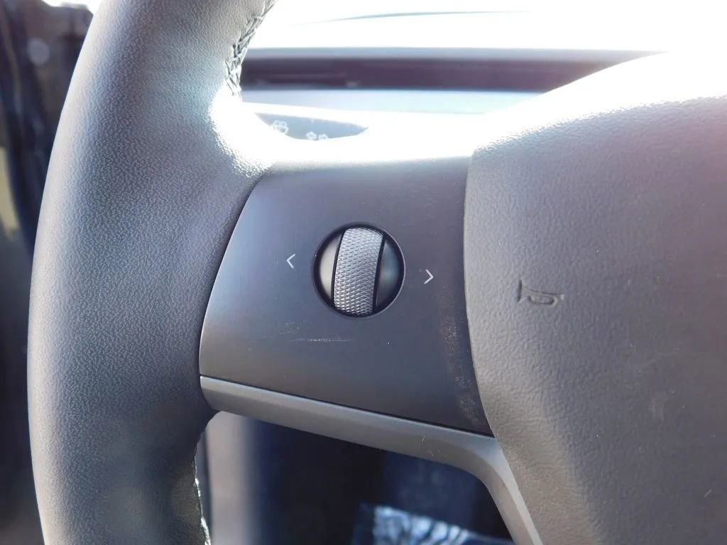 Used 2022 Tesla Model 3 Long Range image 23