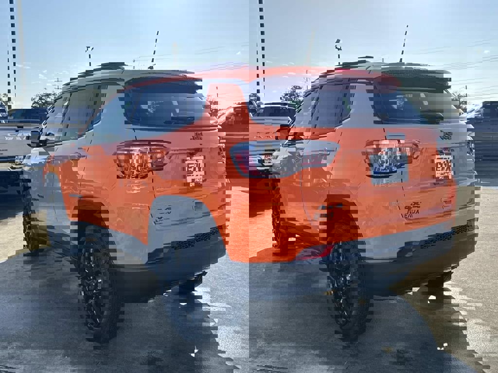 New 2026 Jeep Compass Latitude image 9